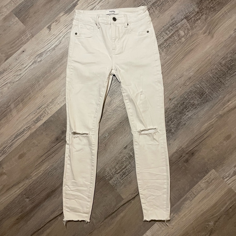 Pistola Women’s White Ripped Jean Skinny Size 26 waist 26” inseam